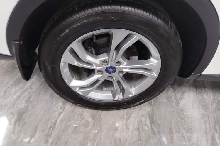 Used Ford Equator Sport 2022 EcoBoost 170 Platinum Edition Right Rear Wheel Hub