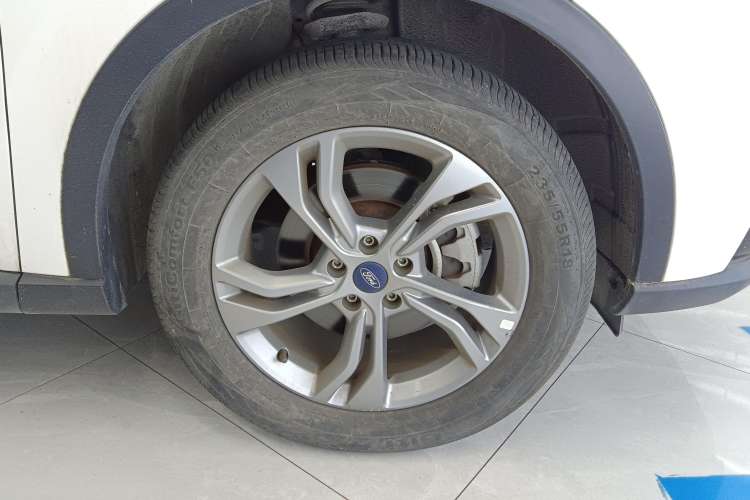 Used Ford Equator Sport 2022 EcoBoost 170 Platinum Edition Right Rear Wheel Hub