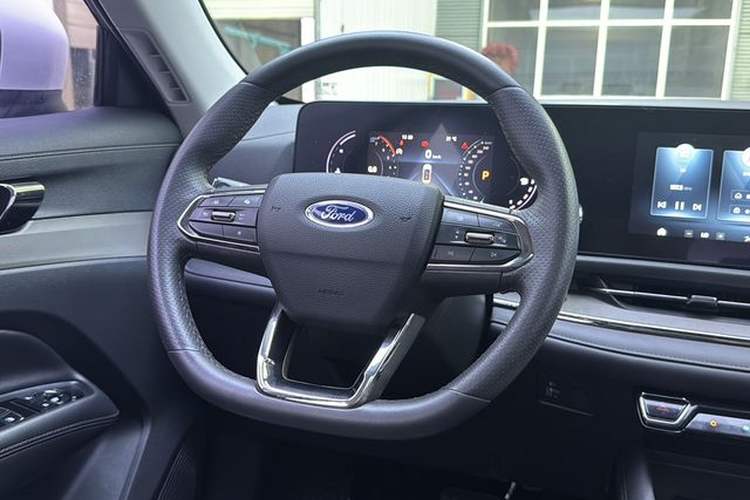 Used Ford Equator Sport 2022 EcoBoost 170 Platinum Edition Steering Wheel