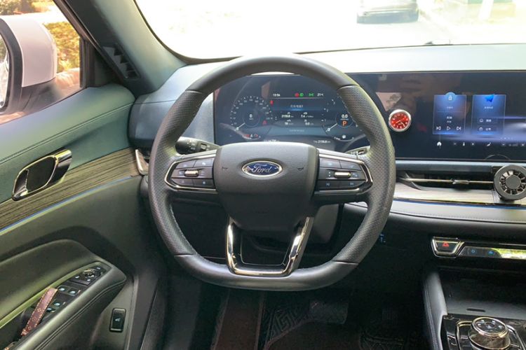Used Ford Equator Sport 2022 EcoBoost 170 Premier Edition Steering Wheel