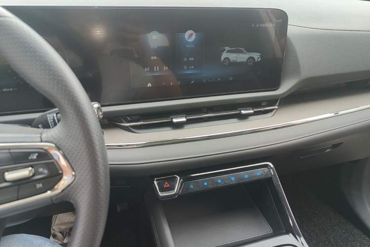 Used Ford Equator Sport 2023 EcoBoost 170 Platinum Edition Audio And AC Panel