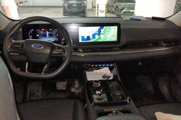 Used Ford Equator Sport 2023 EcoBoost 170 Elite Model Center Console