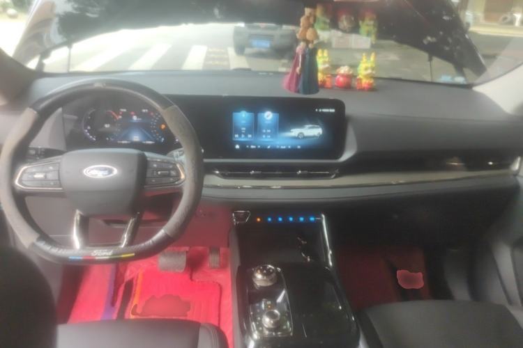 Used Ford Equator Sport 2023 EcoBoost 170 Platinum Edition Center Console