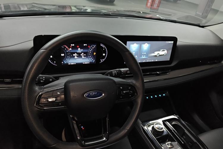 Used Ford Equator Sport 2023 EcoBoost 170 Elite Model Center Console