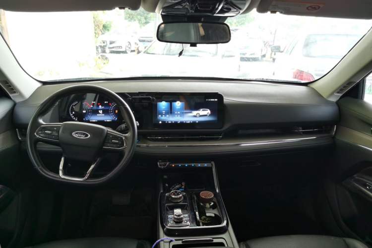 Used Ford Equator Sport 2023 EcoBoost 170 Elite Model Center Console