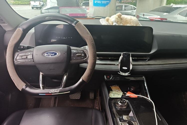 Used Ford Equator Sport 2023 EcoBoost 170 Prime Edition Center Console