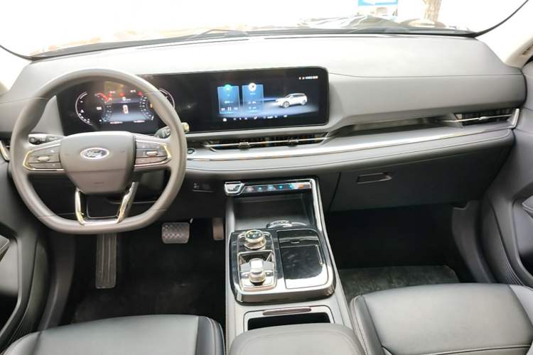 Used Ford Equator Sport 2023 EcoBoost 170 Prime Edition Center Console