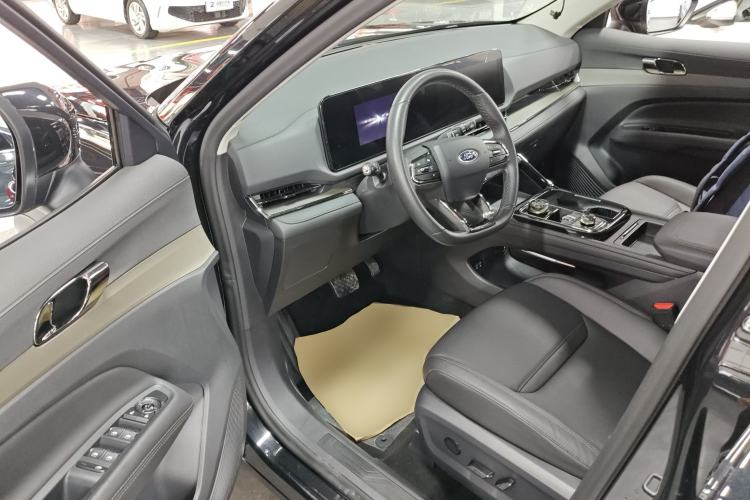 Used Ford Equator Sport 2023 EcoBoost 170 Platinum Edition Driver Seat
