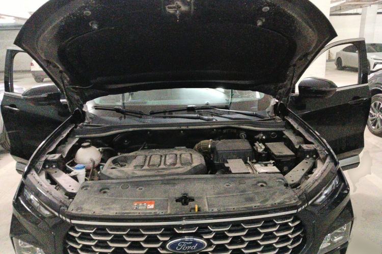 Used Ford Equator Sport 2023 EcoBoost 170 Elite Model Engine Bay
