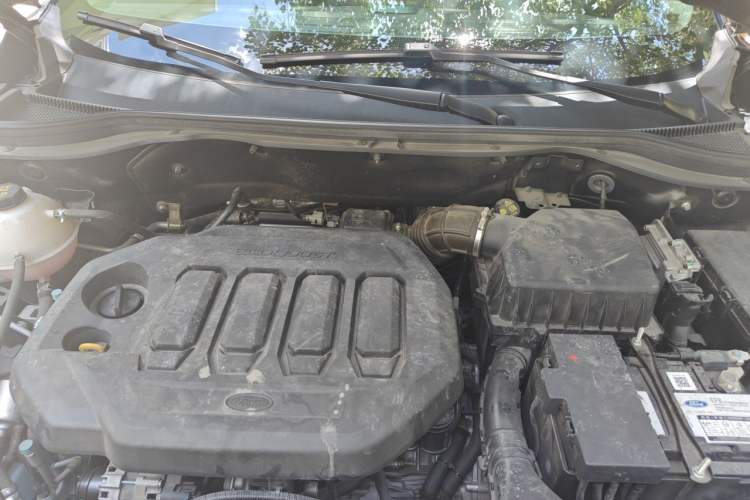 Used Ford Equator Sport 2023 EcoBoost 170 Elite Model Engine Bay
