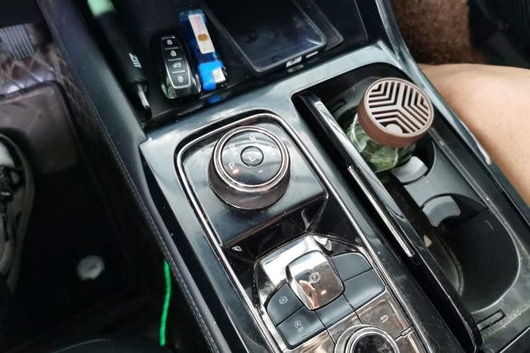 Used Ford Equator Sport 2023 EcoBoost 170 Elite Model Gear Lever