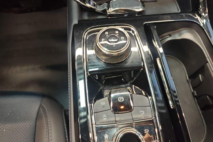 Used Ford Equator Sport 2023 EcoBoost 170 Premier Edition Gear Lever