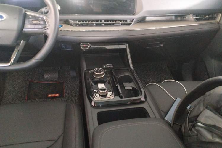 Used Ford Equator Sport 2023 EcoBoost 170 Elite Model Gear Lever