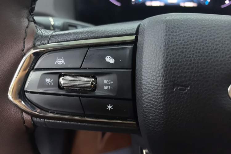 Used Ford Equator Sport 2023 EcoBoost 170 Platinum Edition Interior 4