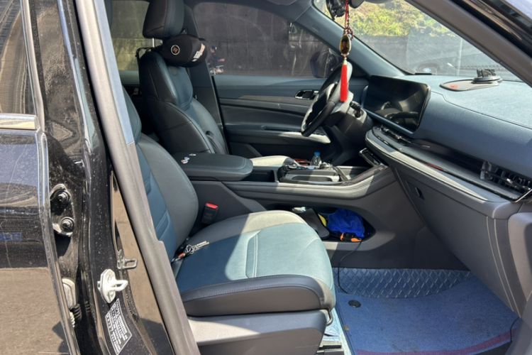 Used Ford Equator Sport 2023 EcoBoost 170 Premier Edition Interior 8