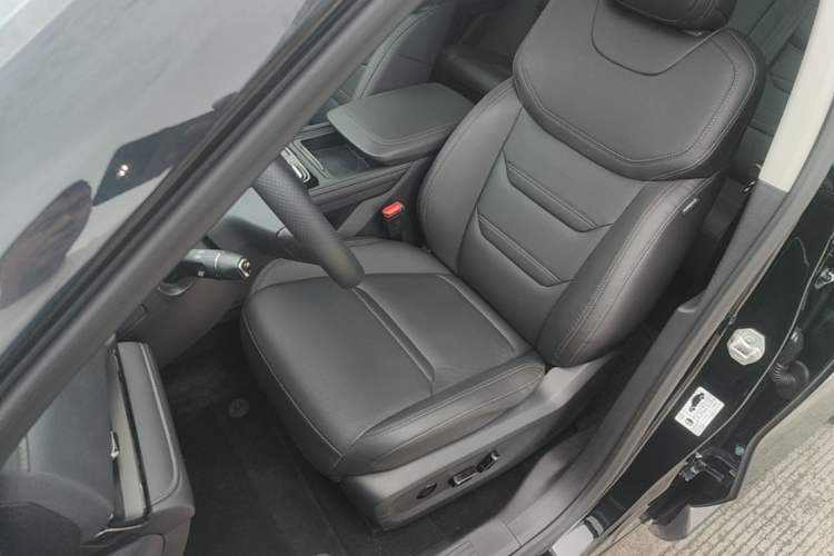 Used Ford Equator Sport 2023 EcoBoost 170 Platinum Edition Left Front Seat