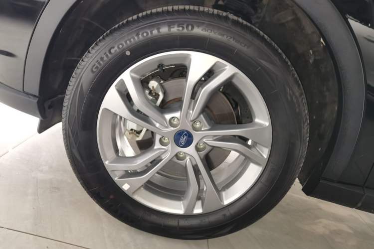 Used Ford Equator Sport 2023 EcoBoost 170 Prime Edition Left Front Wheel Hub
