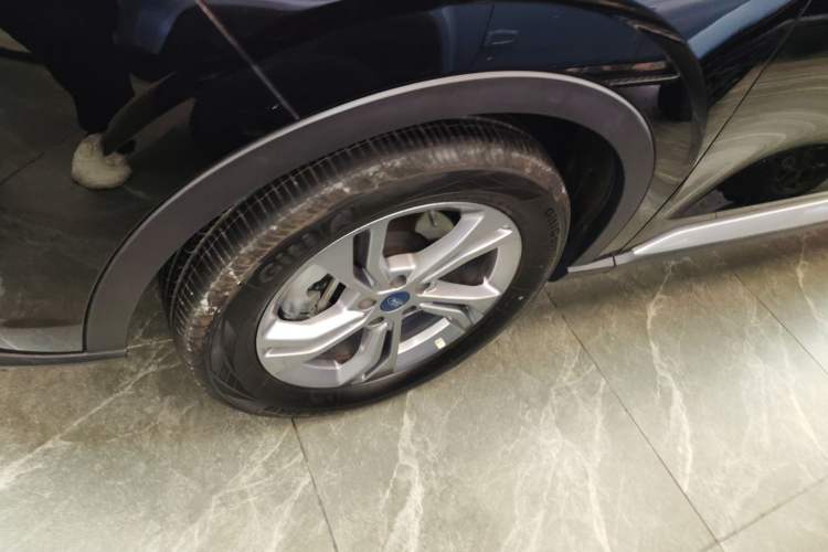 Used Ford Equator Sport 2023 EcoBoost 170 Platinum Edition Left Front Wheel Hub