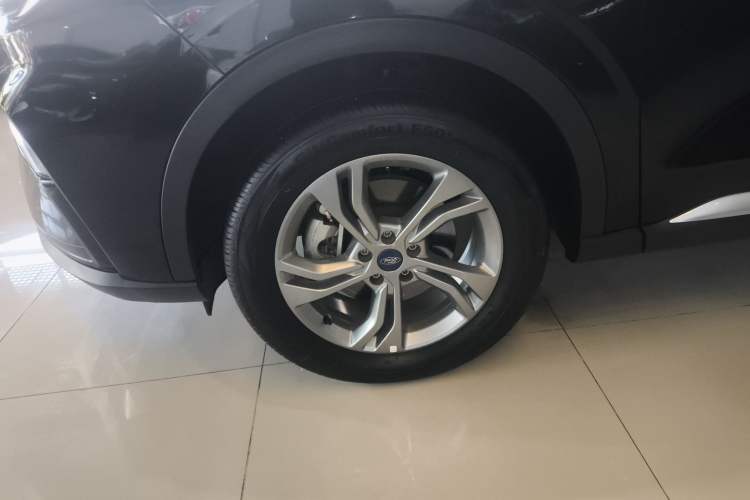 Used Ford Equator Sport 2023 EcoBoost 170 Prime Edition Left Front Wheel Hub
