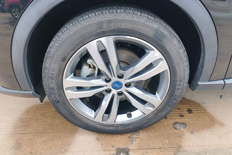 Used Ford Equator Sport 2023 EcoBoost 170 Premier Edition Left Front Wheel Hub
