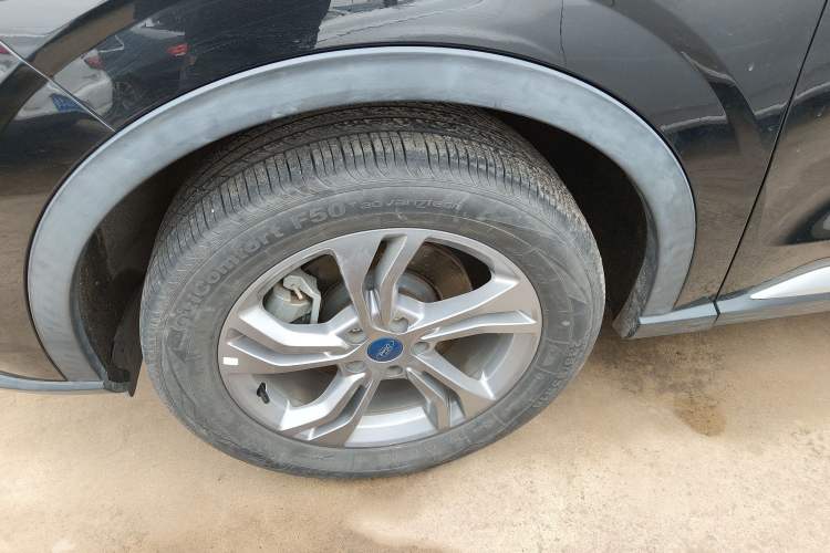 Used Ford Equator Sport 2023 EcoBoost 170 Prime Edition Left Front Wheel Hub