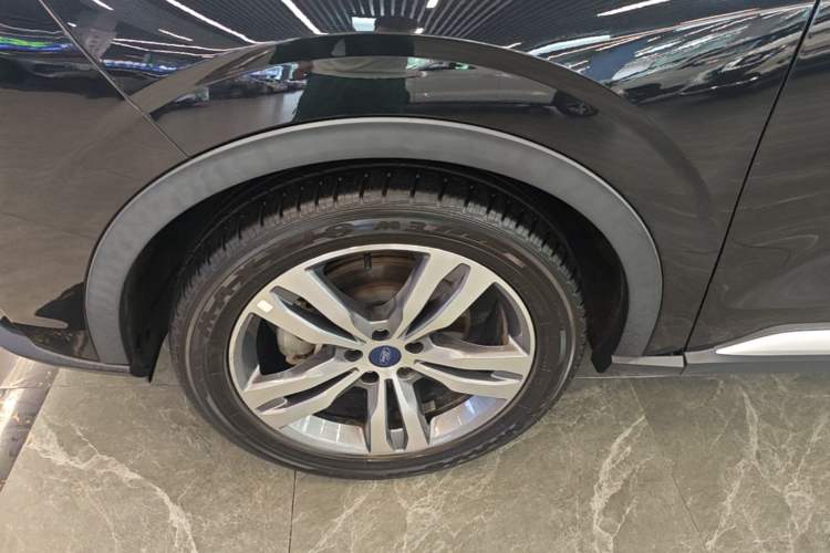 Used Ford Equator Sport 2023 EcoBoost 170 Premier Edition Left Front Wheel Hub