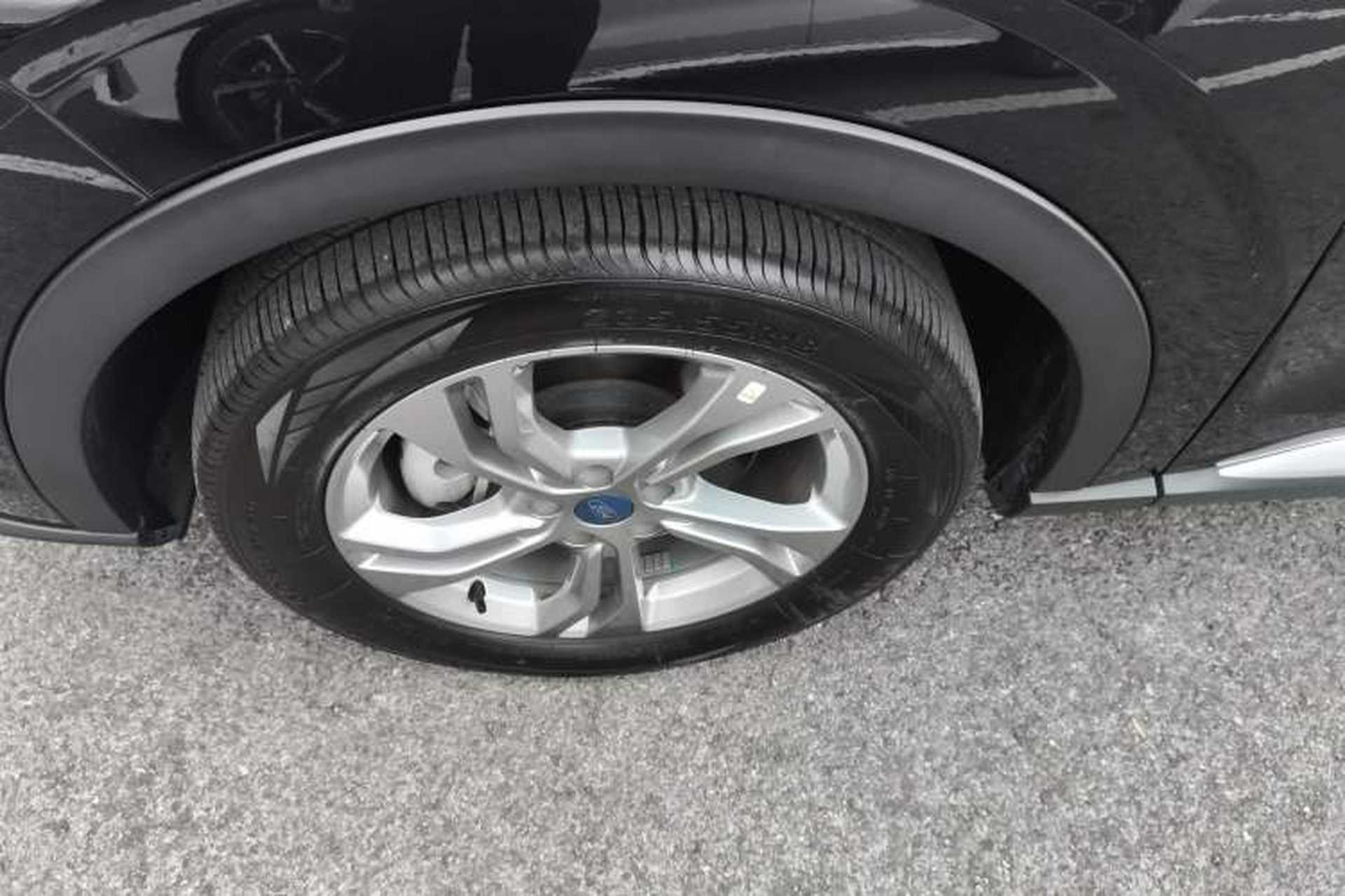 Used Ford Equator Sport 2023 EcoBoost 170 Elite Model Left Front Wheel Hub