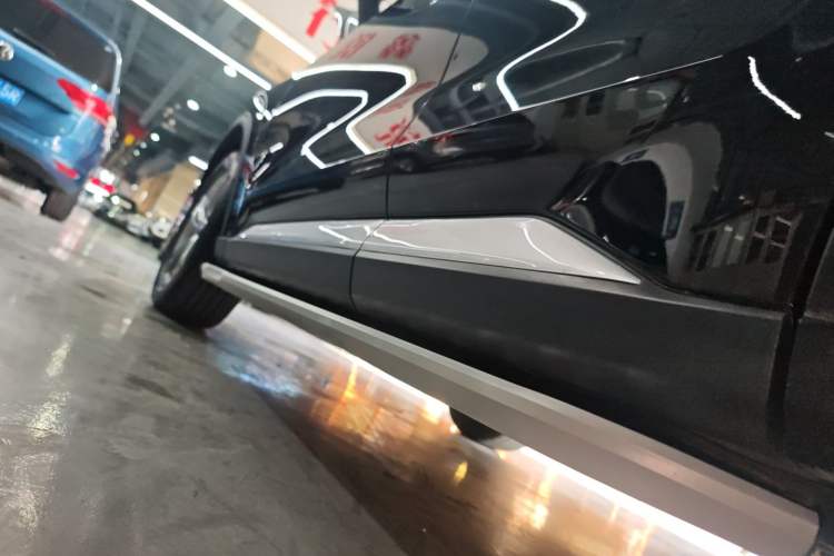 Used Ford Equator Sport 2023 EcoBoost 170 Elite Model Left Side Sill