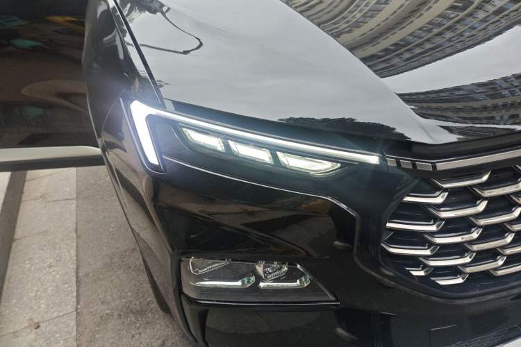 Used Ford Equator Sport 2023 EcoBoost 170 Platinum Edition Right Front Headlight