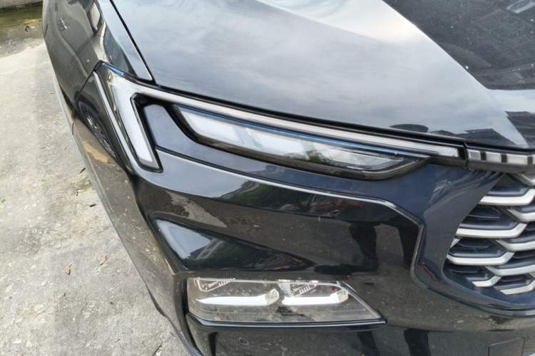 Used Ford Equator Sport 2023 EcoBoost 170 Premier Edition Right Front Headlight