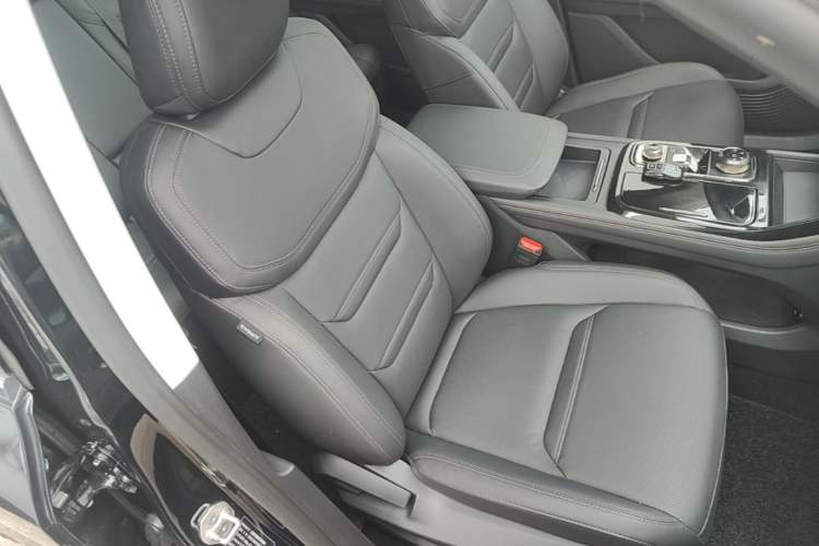 Used Ford Equator Sport 2023 EcoBoost 170 Platinum Edition Right Front Seat