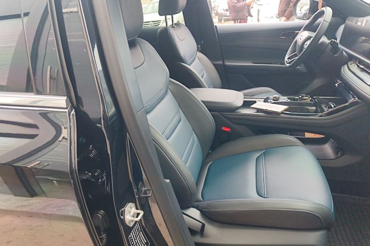 Used Ford Equator Sport 2023 EcoBoost 170 Premier Edition Right Front Seat