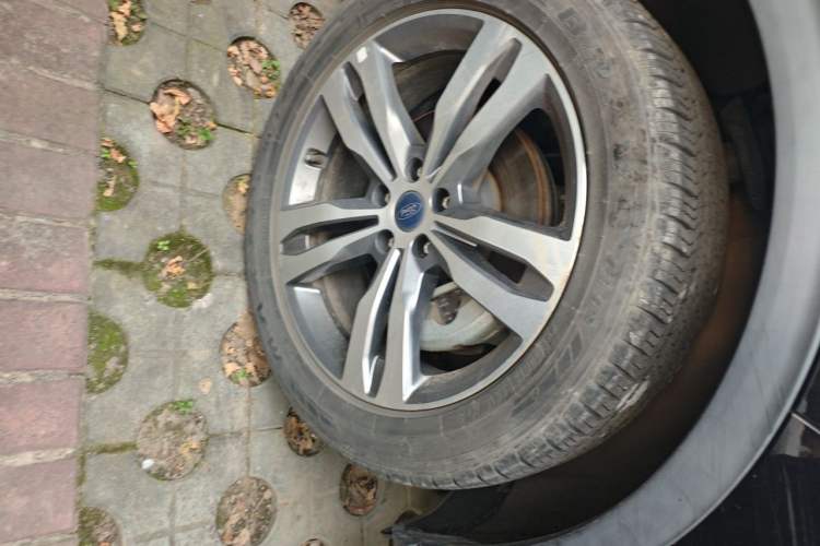Used Ford Equator Sport 2023 EcoBoost 170 Premier Edition Right Front Wheel Hub