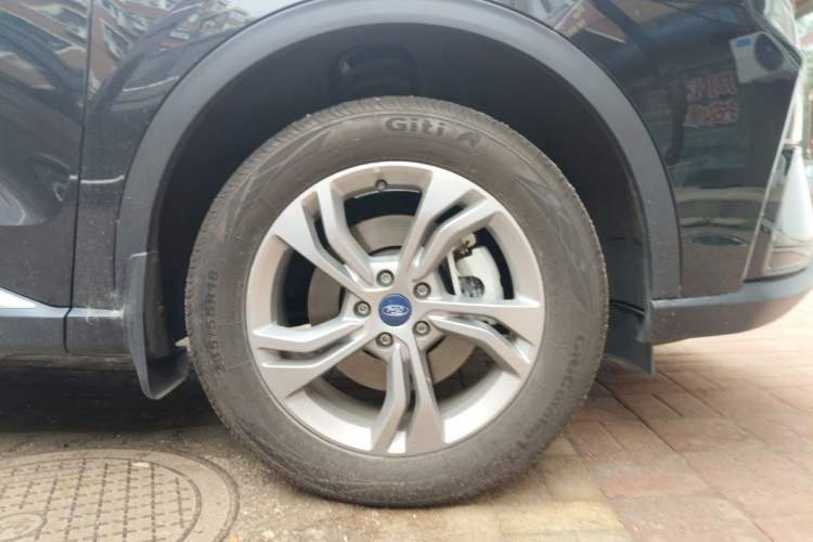 Used Ford Equator Sport 2023 EcoBoost 170 Elite Model Right Front Wheel Hub