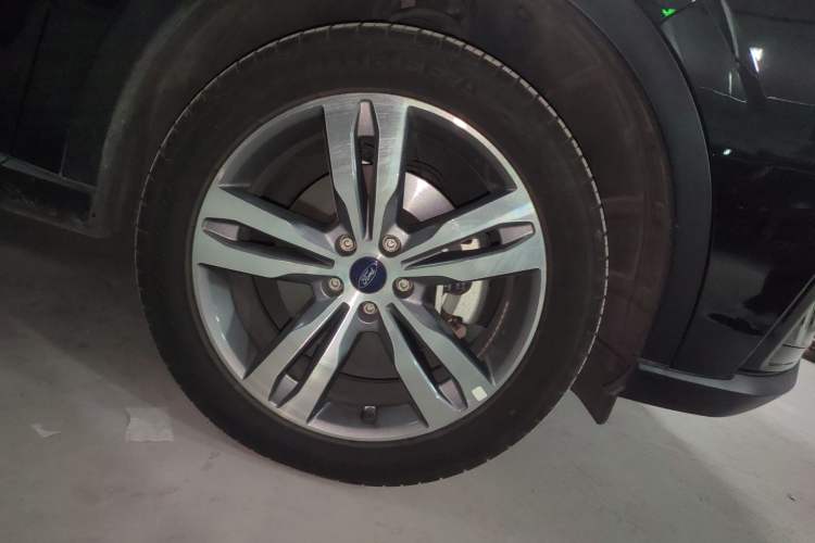 Used Ford Equator Sport 2023 EcoBoost 170 Premier Edition Right Front Wheel Hub
