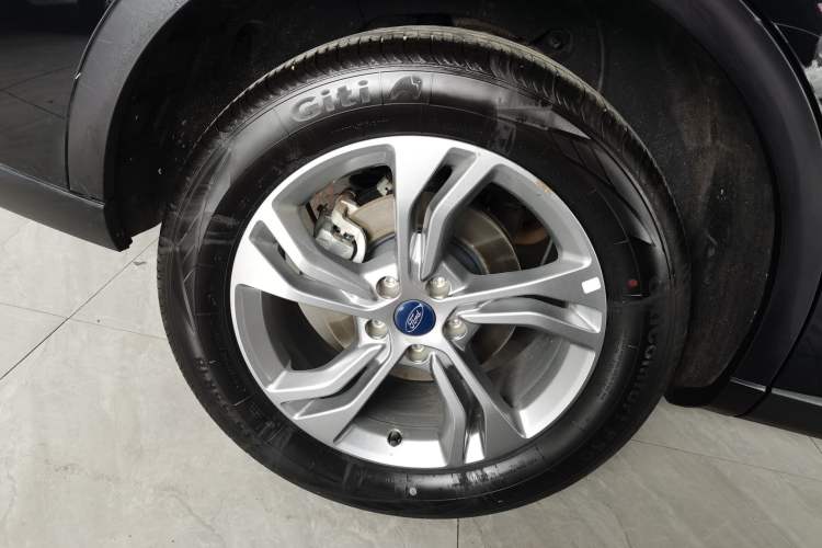 Used Ford Equator Sport 2023 EcoBoost 170 Prime Edition Right Rear Wheel Hub