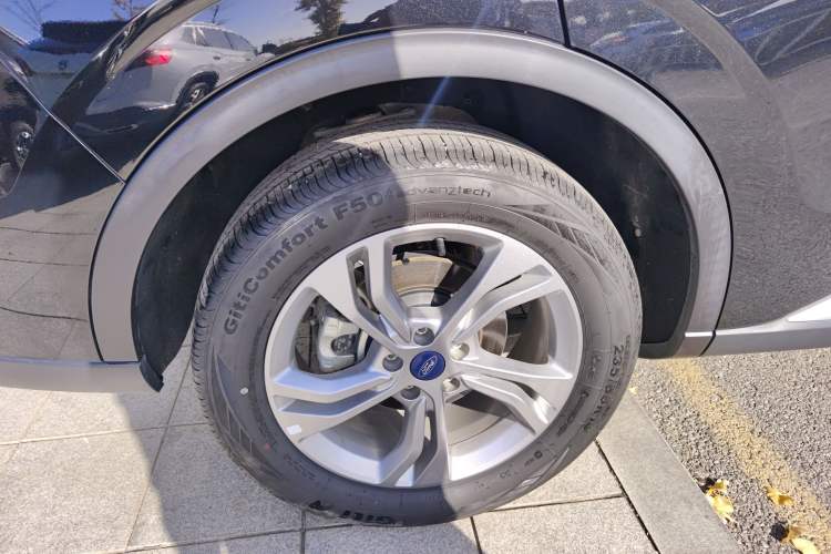 Used Ford Equator Sport 2023 EcoBoost 170 Elite Model Right Rear Wheel Hub