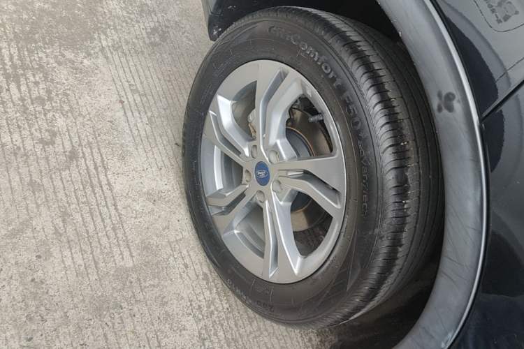 Used Ford Equator Sport 2023 EcoBoost 170 Platinum Edition Right Rear Wheel Hub
