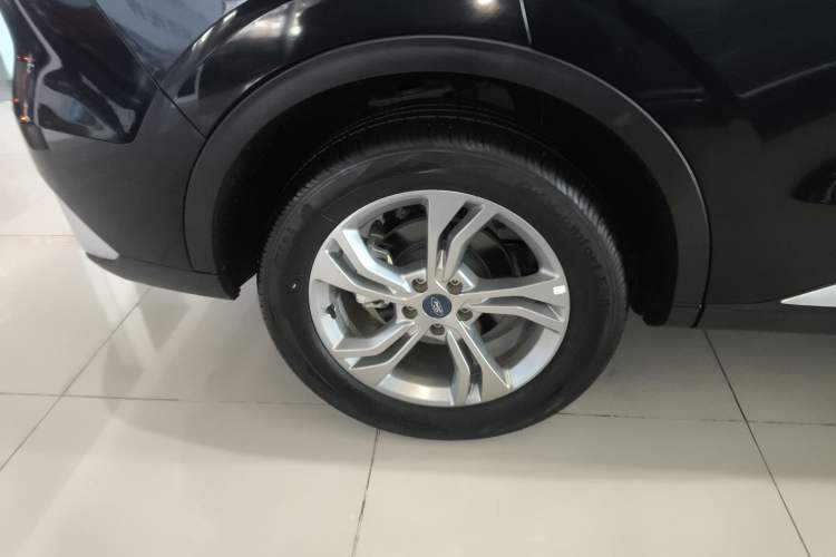 Used Ford Equator Sport 2023 EcoBoost 170 Prime Edition Right Rear Wheel Hub