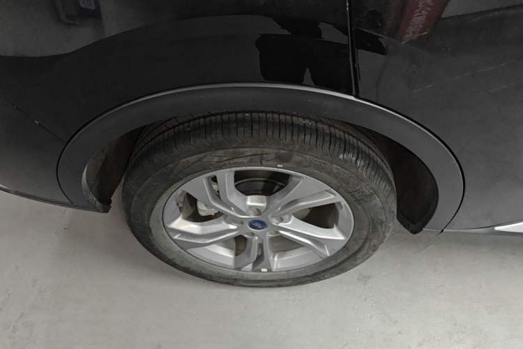 Used Ford Equator Sport 2023 EcoBoost 170 Elite Model Right Rear Wheel Hub