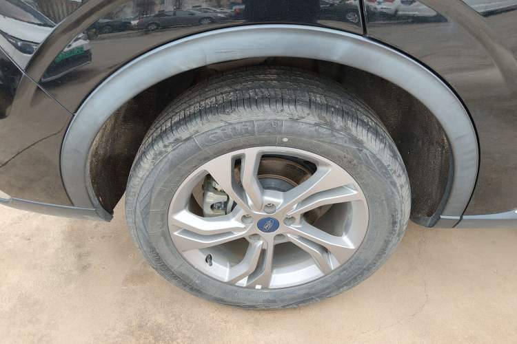 Used Ford Equator Sport 2023 EcoBoost 170 Prime Edition Right Rear Wheel Hub