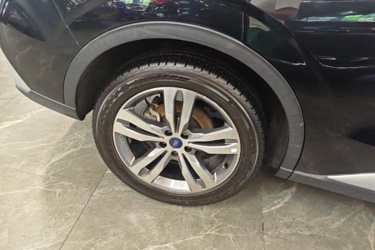 Used Ford Equator Sport 2023 EcoBoost 170 Premier Edition Right Rear Wheel Hub