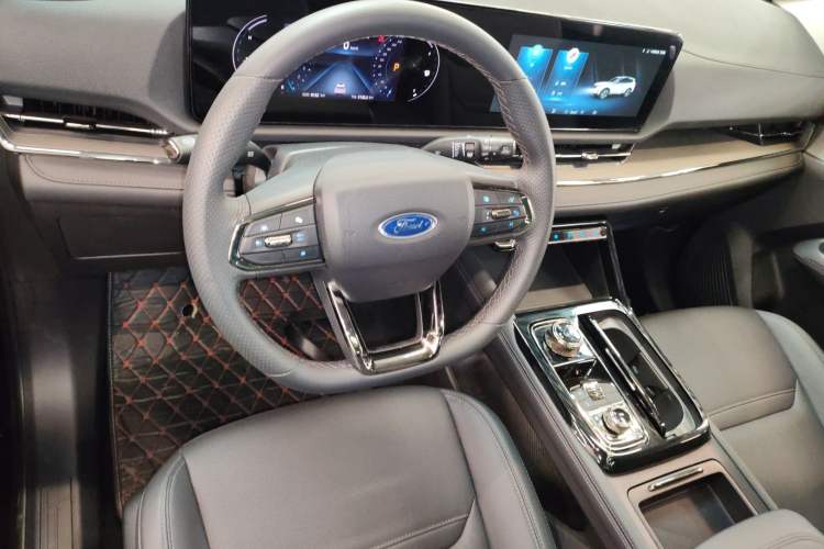 Used Ford Equator Sport 2023 EcoBoost 170 Platinum Edition Steering Wheel