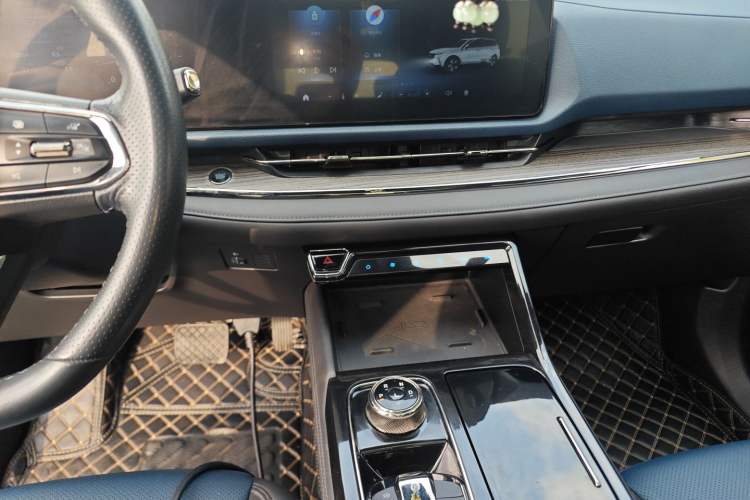Used Ford Equator Sport 2023 EcoBoost 170 Premier Edition Audio And AC Panel