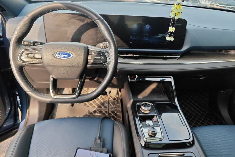 Used Ford Equator Sport 2023 EcoBoost 170 Premier Edition Center Console