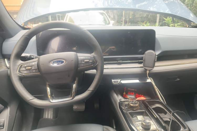 Used Ford Equator Sport 2023 EcoBoost 170 Premier PLUS Model Center Console