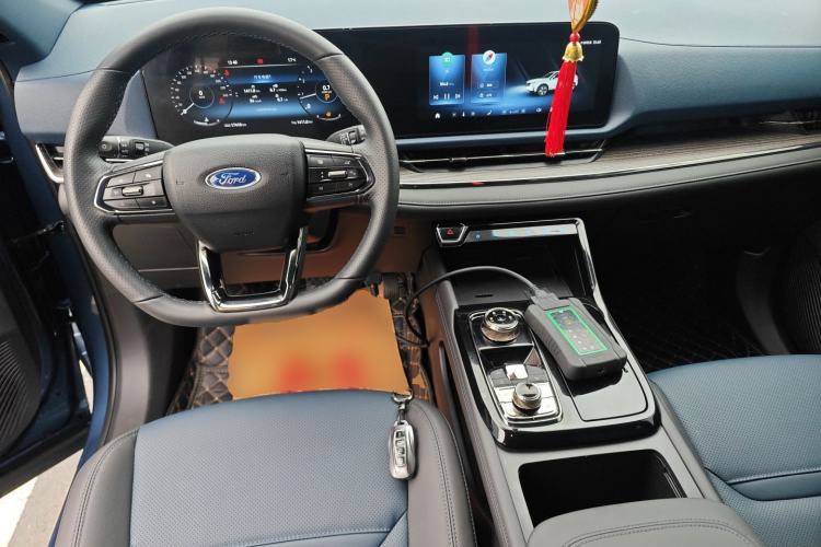 Used Ford Equator Sport 2023 EcoBoost 170 Premier Edition Center Console