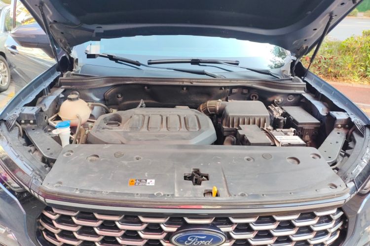Used Ford Equator Sport 2023 EcoBoost 170 Elite Model Engine Bay