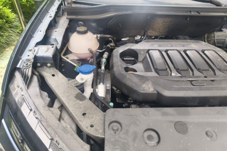 Used Ford Equator Sport 2023 EcoBoost 170 Premier PLUS Model Engine Bay Right