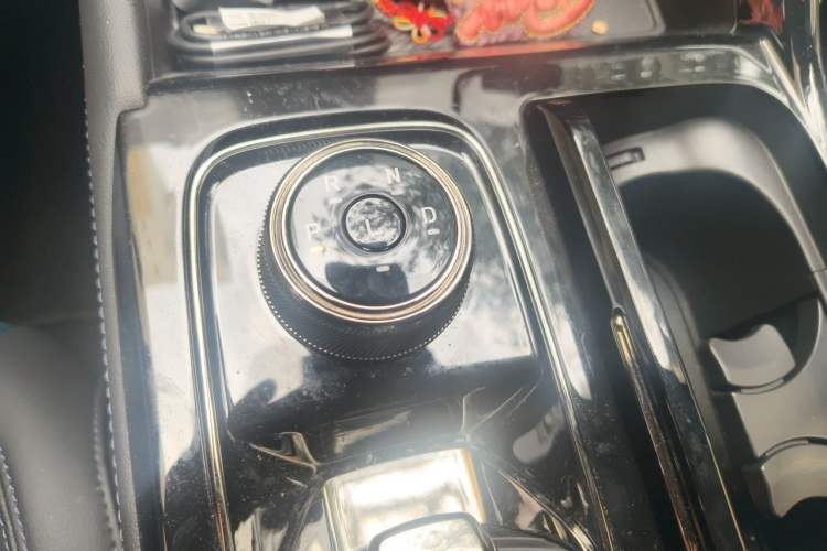 Used Ford Equator Sport 2023 EcoBoost 170 Premier PLUS Model Gear Lever